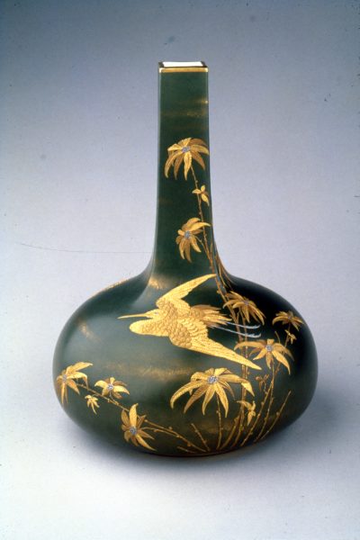 Ott & Brewer, Etruria Works, Vase, belleek porcelain, about 1885, H 10 in., Priv Collection
